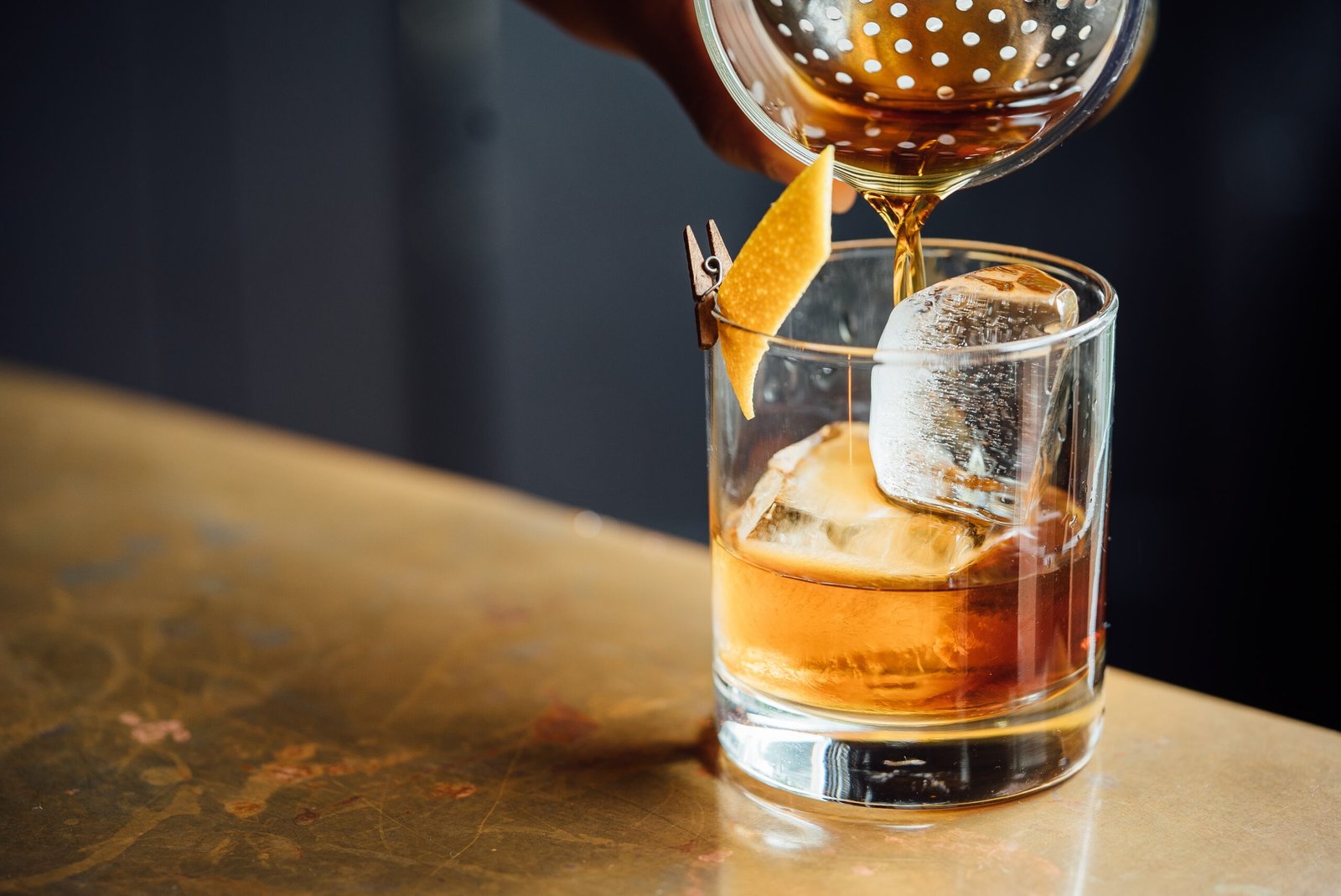 How to Become a Whiskey Connoisseur: Tasting and Appreciation Tips